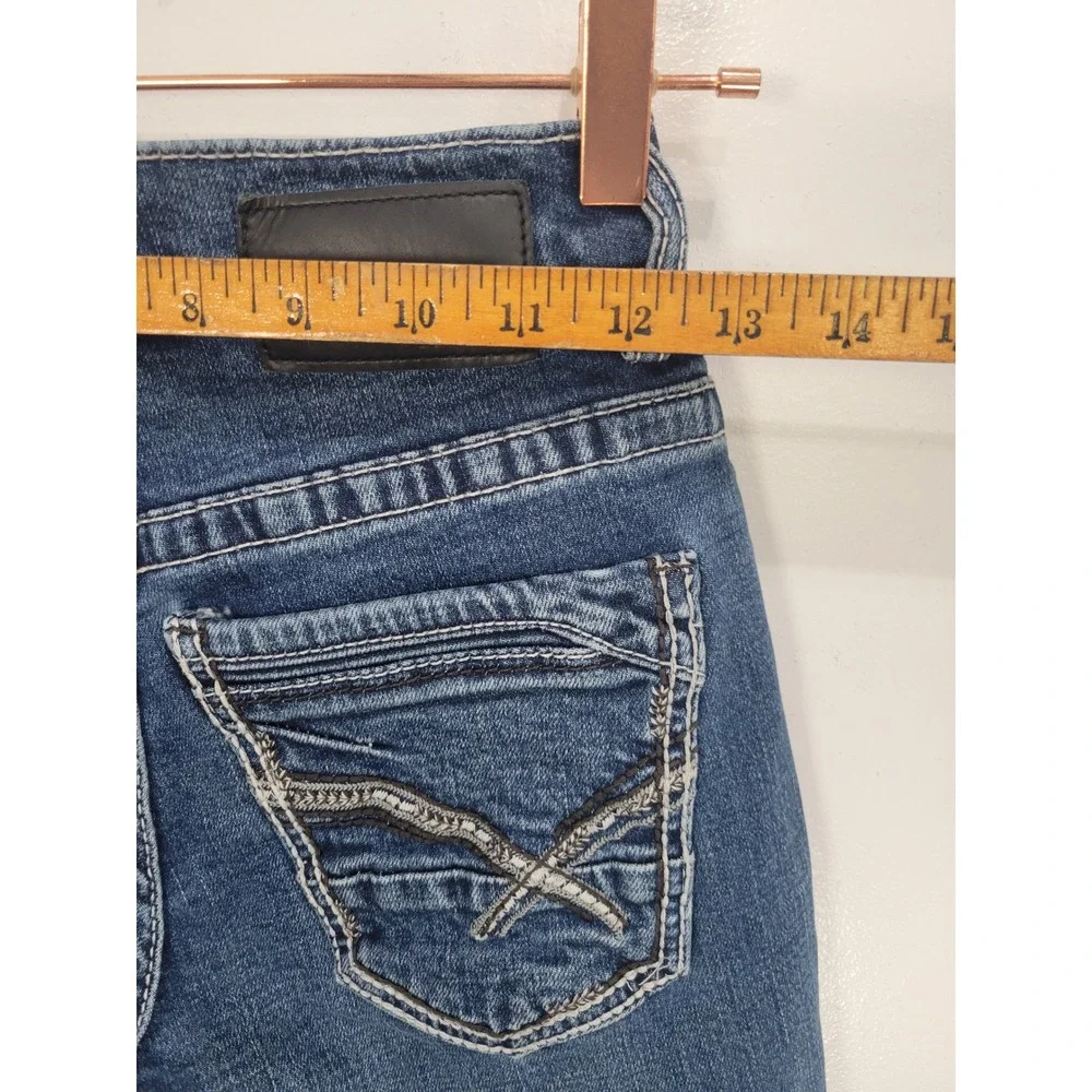 BKE Aiden Straight Leg Jeans Womens 26x30 Medium Wash‎ Embroidered Pockets Denim